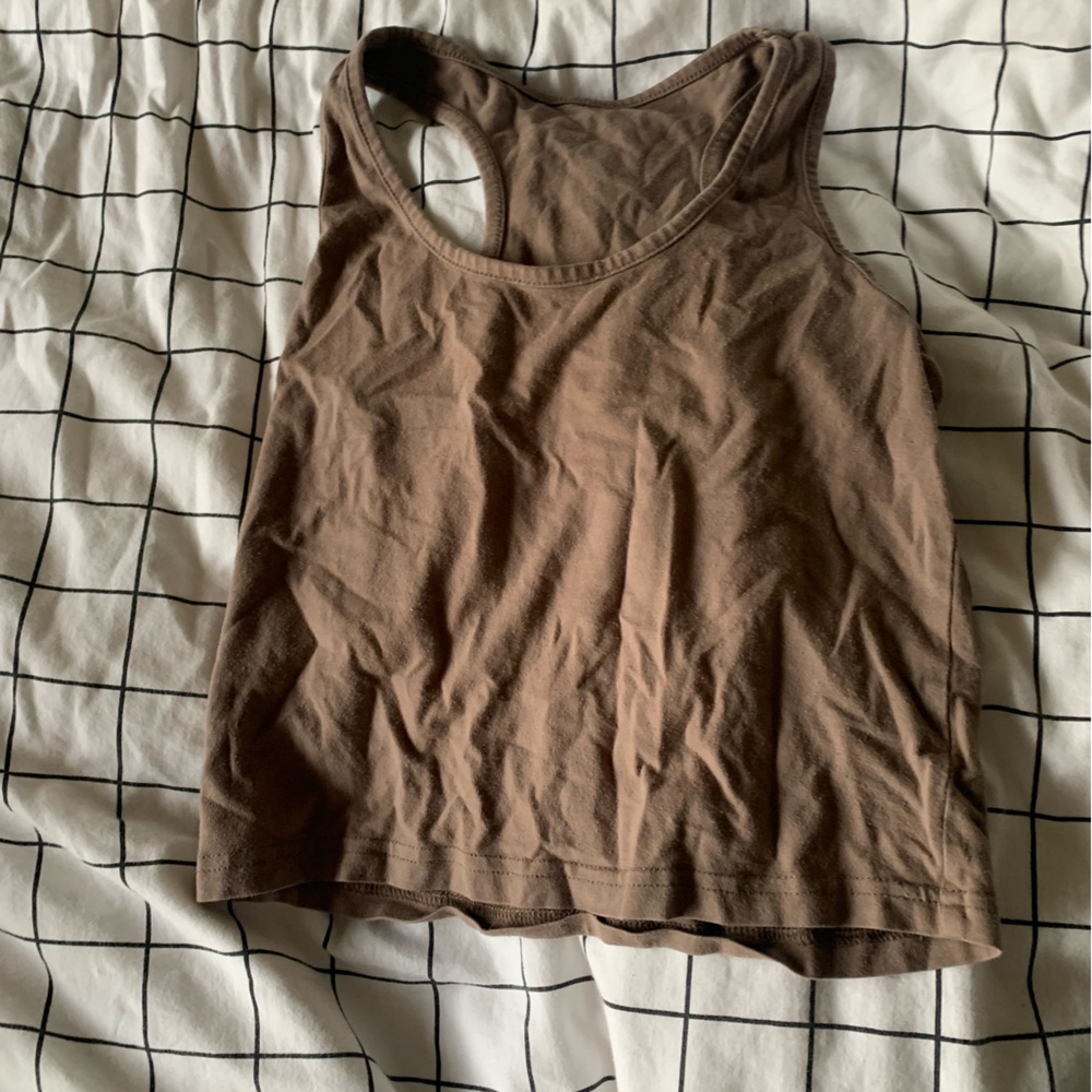 brown razorback tank!!